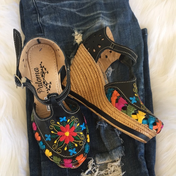 MEXICANA Shoes - Embroidered Leather High Heels 3” tall platforms